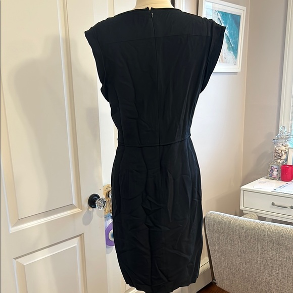 Theory Elegant Sleeveless Dress - Picture 11 of 12